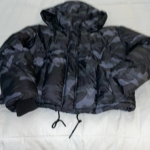 𝅺SEBBY camo puffer jacket - Picture 2 of 8